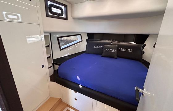 Motorboat Italyure 38 Sport 700hp