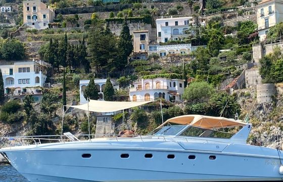 Motorboat Ferretti Altura 50 750hp