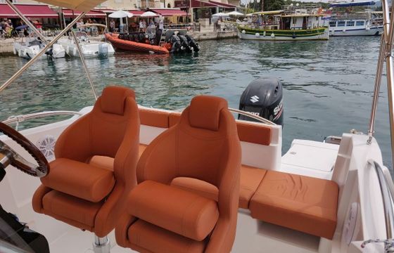 Motorboat Barracuda 686 WA 200hp