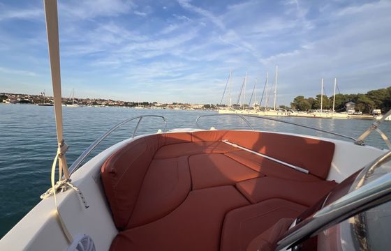 Motorboat Barracuda 686 WA 200hp