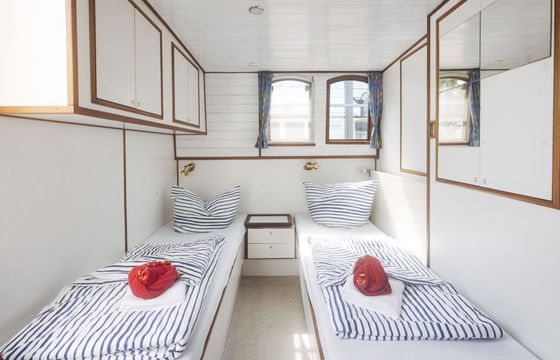 Houseboat Kormoran 1140 (ZEU)