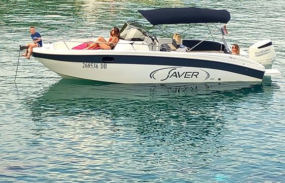 Motorboat Saver 750 wa 300hp