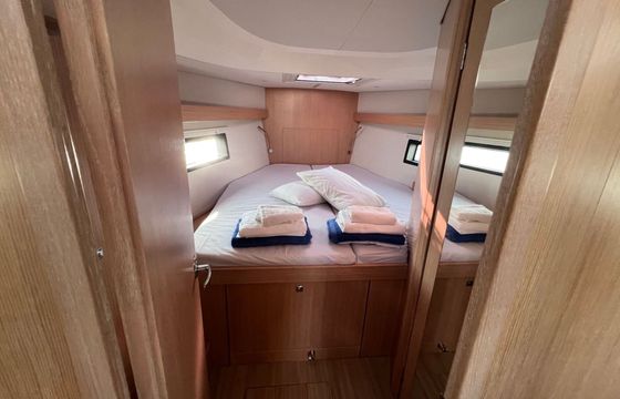 Sailboat Bavaria C42 12m