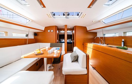 Sailboat Jeanneau Sun Odyssey 479 14.43m