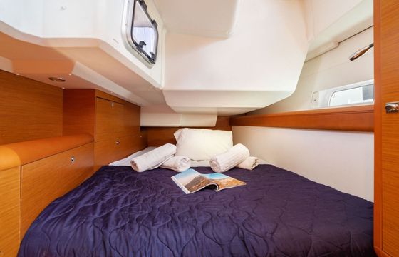 Sailboat Jeanneau Sun Odyssey 479 14.43m