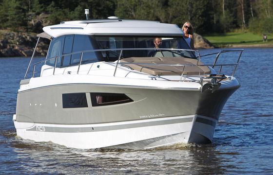 Motorboat Jeanneau NC 260hp