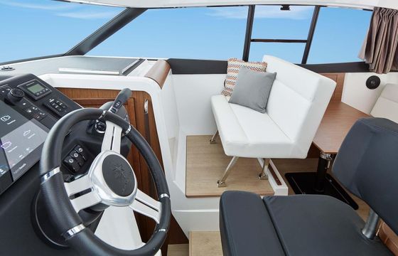 Motorboat Jeanneau NC 260hp
