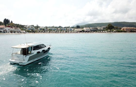 Motorboat Jeanneau NC 260hp