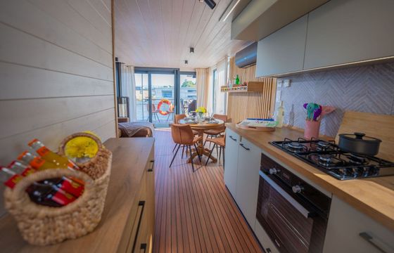 Houseboat WOMA D13