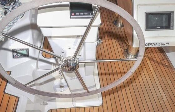 Sailboat BAVARIA 34 CRUISER 10.7m