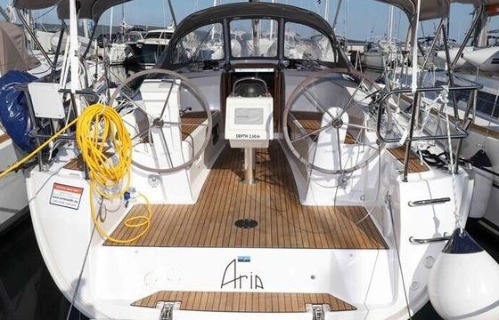 Sailboat BAVARIA 34 CRUISER 10.7m