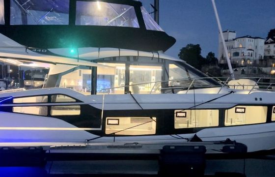 Motorboat Galeon Yachts 440 fly 700hp