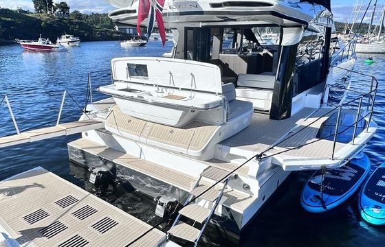 Motorboat Galeon Yachts 440 fly 700hp