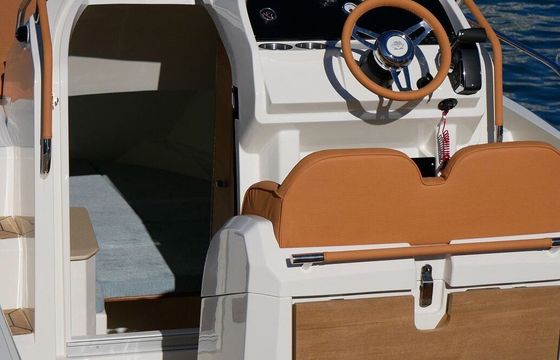 Motorboat Prua al vento Huracan 7.0 200hp