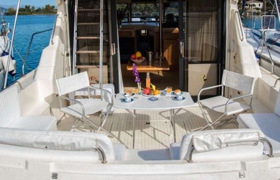 Motor yacht Beneteau princess 45 flybridge