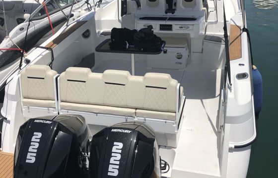 Motorboat Karnic SL800 450hp