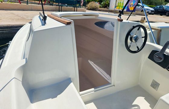 Motorboat Adria Cabin 15hp