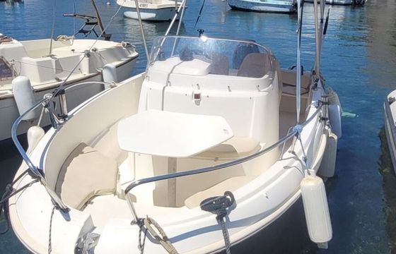 Motorboat Jeanneau Cap camarat  5.5 100hp