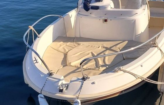 Motorboat Jeanneau Cap camarat  5.5 100hp