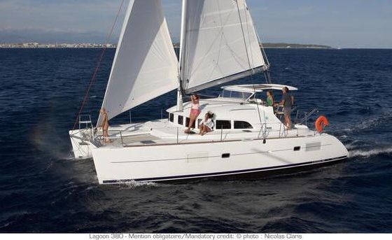 Catamaran Lagoon 380 MIRAGUA 12m