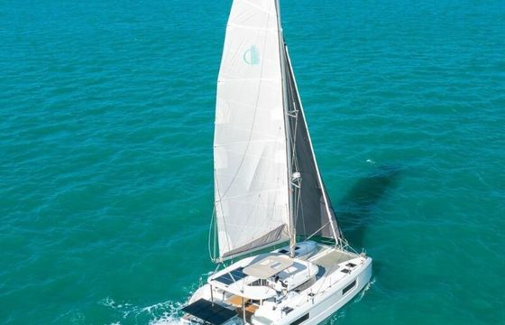 Catamaran LAGOON 38 11m
