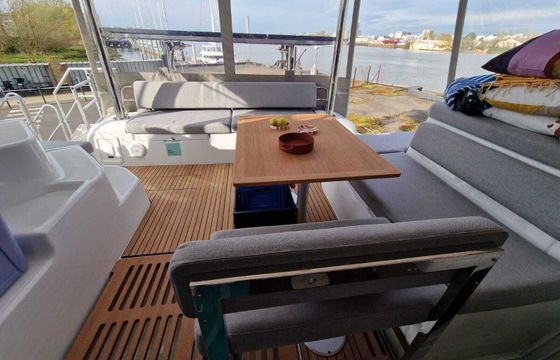 Catamaran LAGOON 38 11m