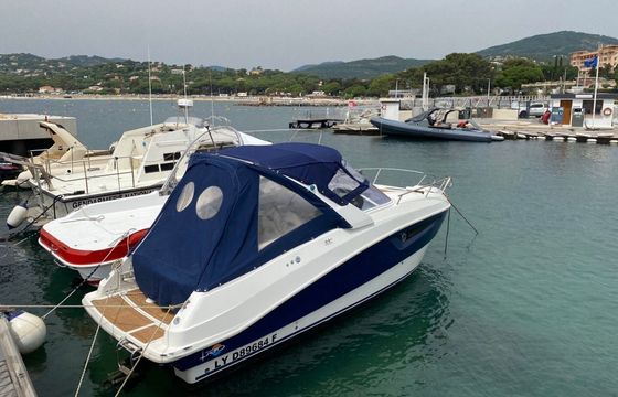 Motorboat Rio 750 Day Cruiser 200hp