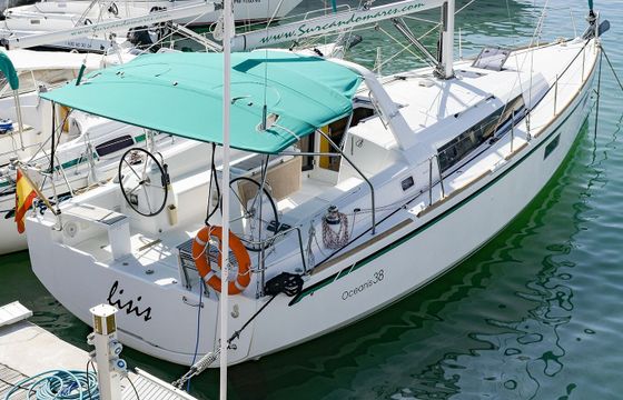 Sailboat BENETEAU Oceanis 38 11.5m
