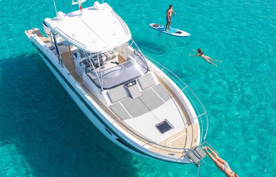 Motorboat Saver Saver 330 sport 11 metri incluso watergames 500hp