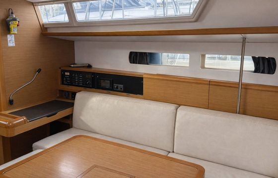 Sailboat Jeanneau Sun Odyssey 469 14.05m