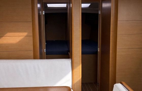 Sailboat Jeanneau Sun Odyssey 469 14.05m