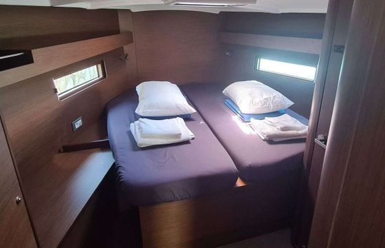 Sailboat Beneteau Oceanis 40.1 12.87m