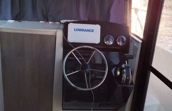 Motorboat Quicksilver 705 pliothouse 150hp