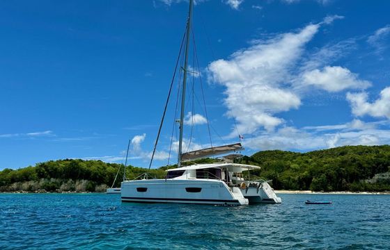 Catamaran Fountaine Pajot Helia 44 13.3m