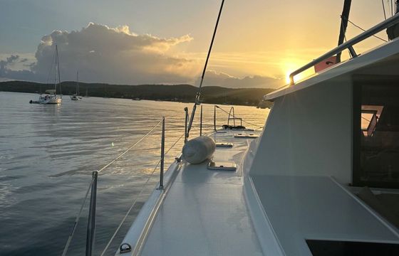 Catamaran Fountaine Pajot Helia 44 13.3m