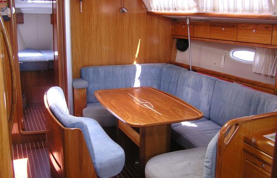 Sailboat Bavaria Cruiser 40 12.35m