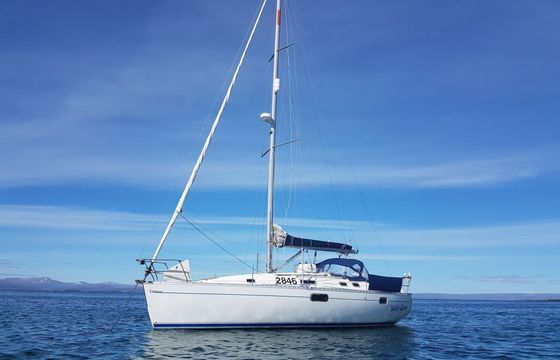 Sailboat Beneteau Oceanis 351 10.6m