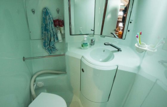 Sailboat Beneteau Oceanis 351 10.6m