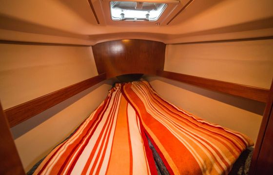 Sailboat Beneteau Oceanis 351 10.6m