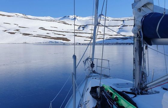 Sailboat Beneteau Oceanis 351 10.6m