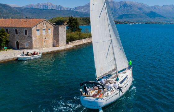 Sailboat Bavaria Cruiser 46 13.99m