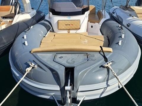 Motorboat Salpa Soleil 23 200hp