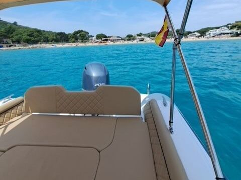 Motorboat Salpa Soleil 23 200hp