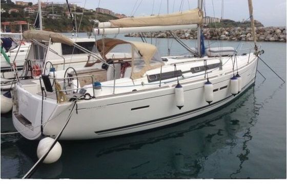 Sailboat DUFOUR 405 12.17m