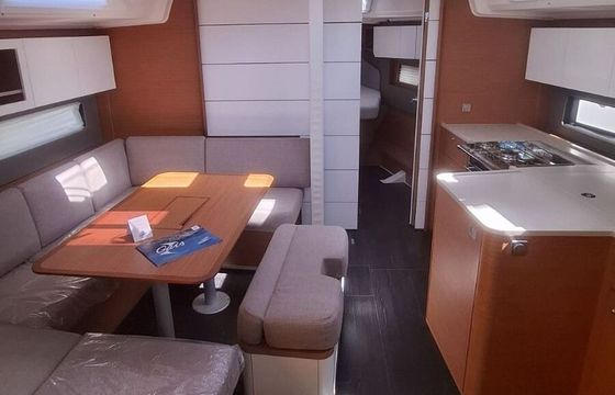 Sailboat Dufour 41 12m