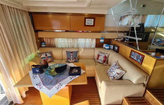 Motor yacht Mochi Craft 56 fly 1640hp