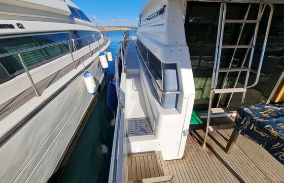 Motor yacht Mochi Craft 56 fly 1640hp