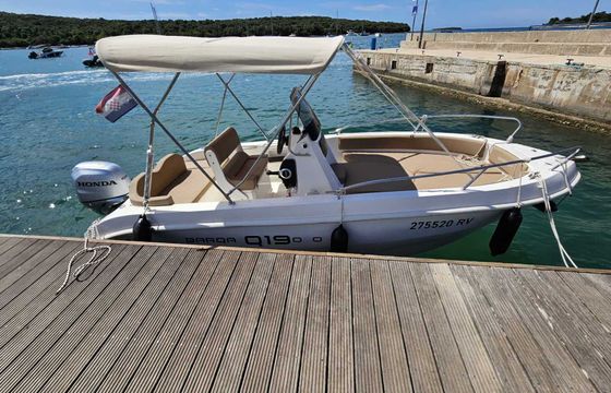 Motorboat BARQA Q19 100hp