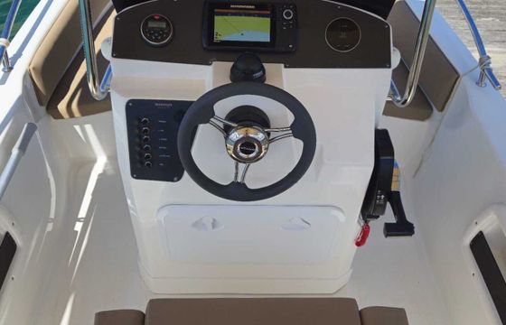 Motorboat BARQA Q19 100hp