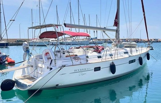 Sailboat Beneteau Oceanis 411 13m